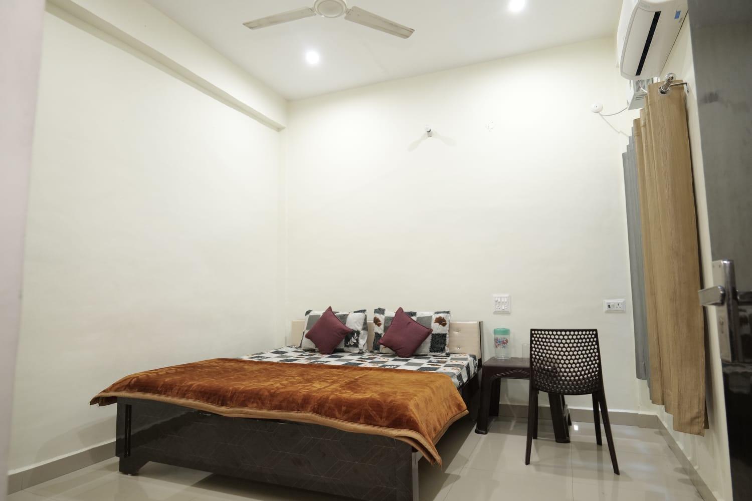 Hotel Jaanvi Орча Екстериор снимка
